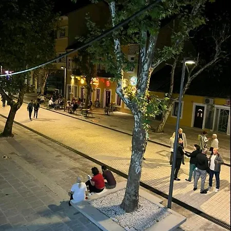 Apartment Center 23 *