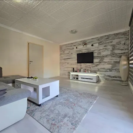 Center 23 Apartment *