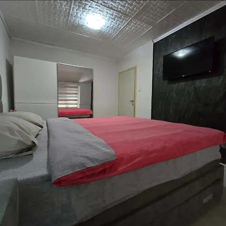 Apartment Center 23